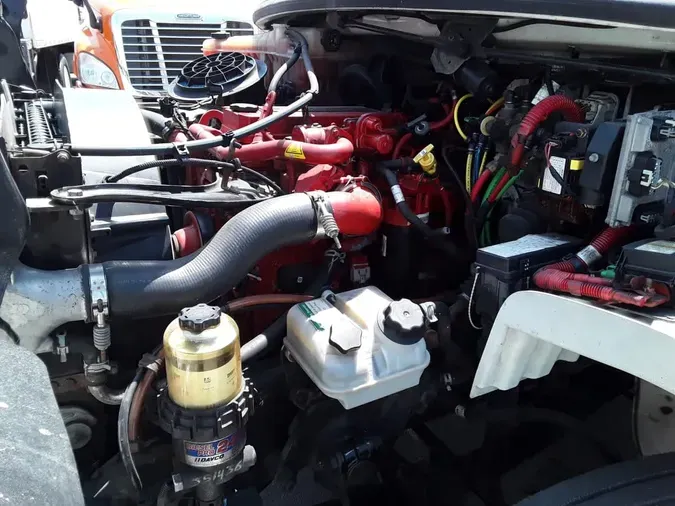 2018 FREIGHTLINER M2 106