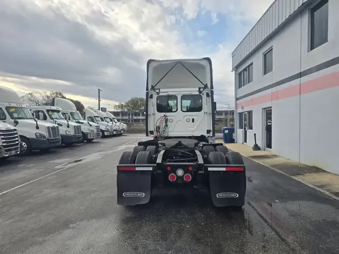 2018 FREIGHTLINER/MERCEDES NEW CASCADIA PX126645d2bc0b003536ea2288fb695e5c81292