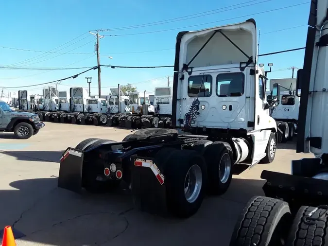 2019 FREIGHTLINER/MERCEDES CASCADIA 1255d2c884ba8350405f4fd97e96b154011