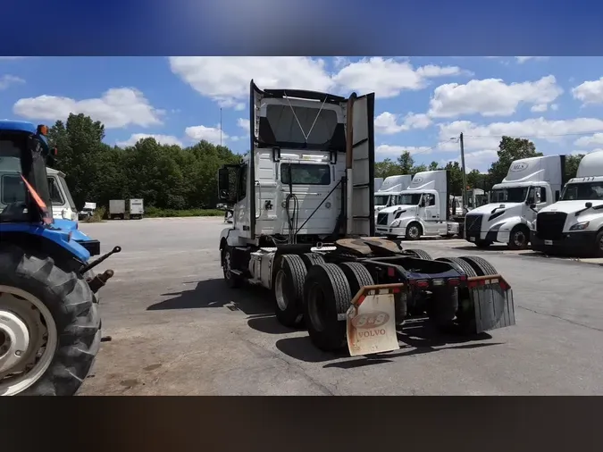 2016 Volvo VNL300