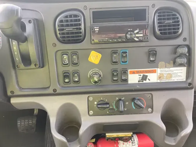 2020 FREIGHTLINER/MERCEDES M2 106