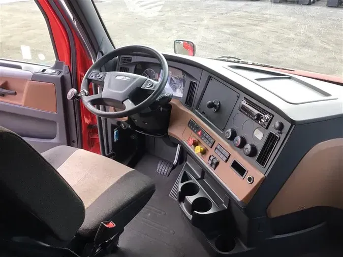 2020 FREIGHTLINER CASCADIA