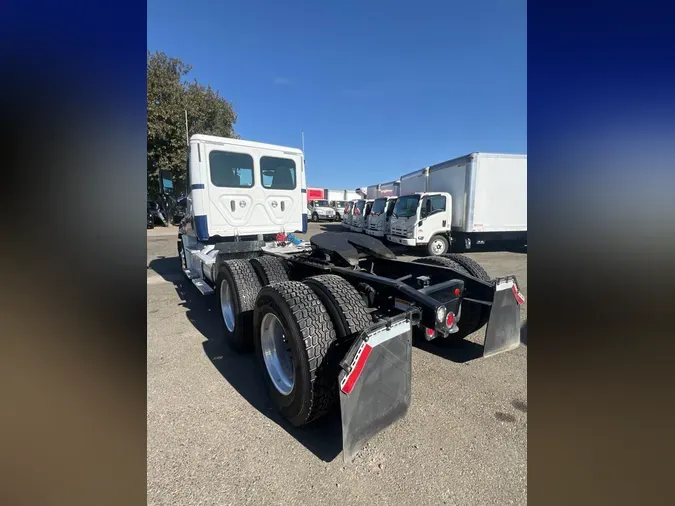 2018 FREIGHTLINER/MERCEDES CASCADIA 125