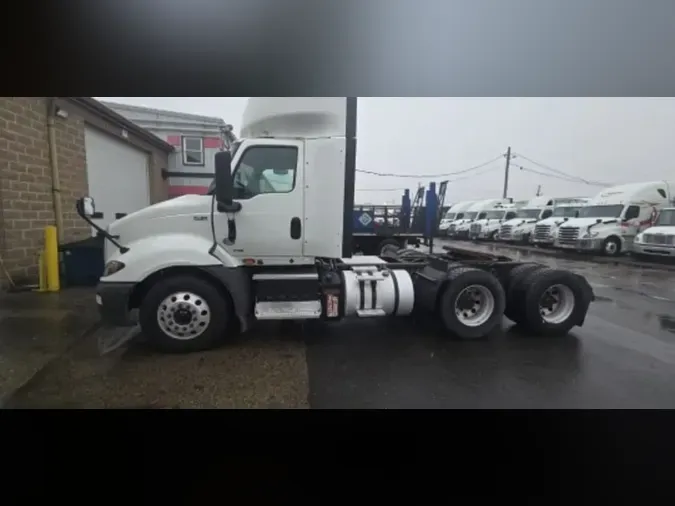 2019 NAVISTAR INTERNATIONAL RH613 DAYCAB T/A