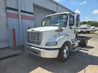 2017 FREIGHTLINER M2-112