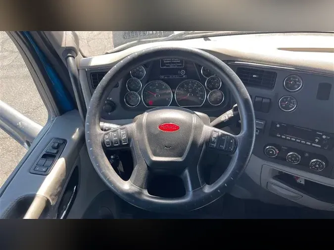 2022 PETERBILT 579