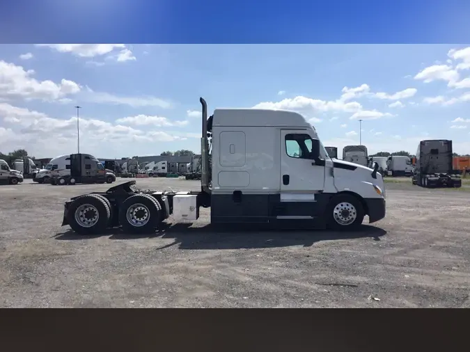 2022 Freightliner Cascadia 126