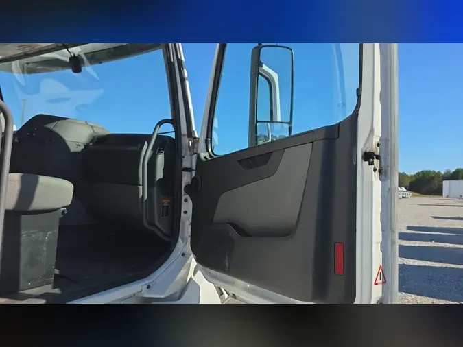 2019 Volvo VNL300