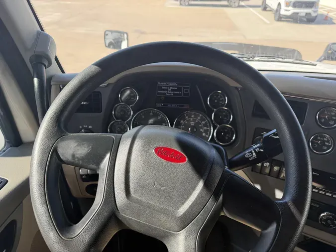 2022 Peterbilt 579