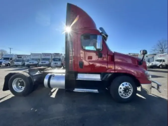 2019 FREIGHTLINER/MERCEDES CASCADIA 125