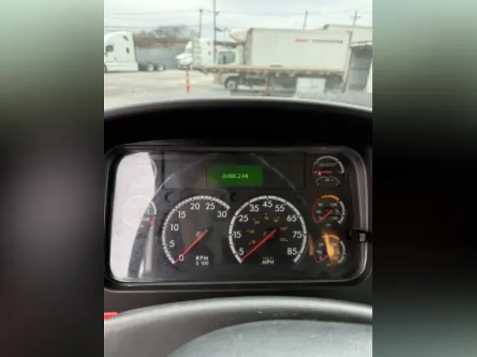 2017 FREIGHTLINER/MERCEDES M2 106