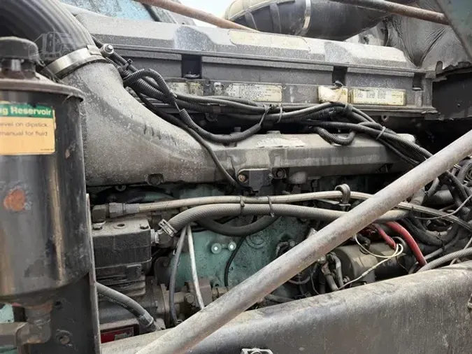 2000 FREIGHTLINER FLD132 CLASSIC XL