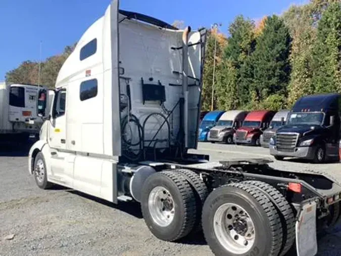 2023 Volvo VNL760