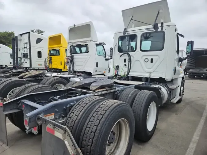 2018 FREIGHTLINER/MERCEDES CASCADIA 125