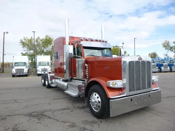 2022 Peterbilt 389