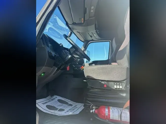 2022 International LT6255d4b51161fb505ab3bed664e5d3de0e1