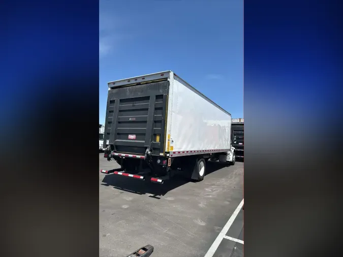 2018 FREIGHTLINER M2 106