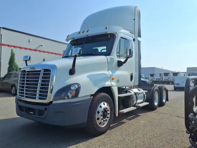 2017 FREIGHTLINER CASCADIA 1255d4ebb8d42fe309f3226b7fa72c05b7e