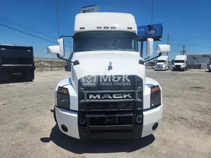 2019 MACK AN64T