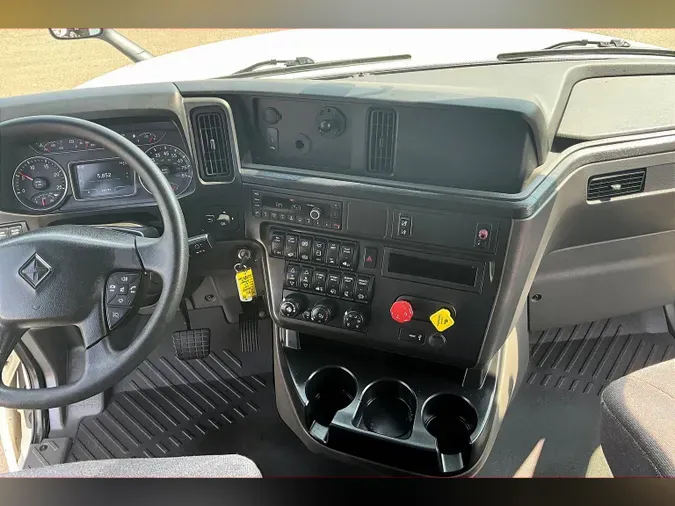 2022 INT LT625 6x4