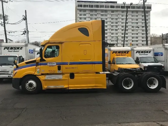 2020 Freightliner T12664ST