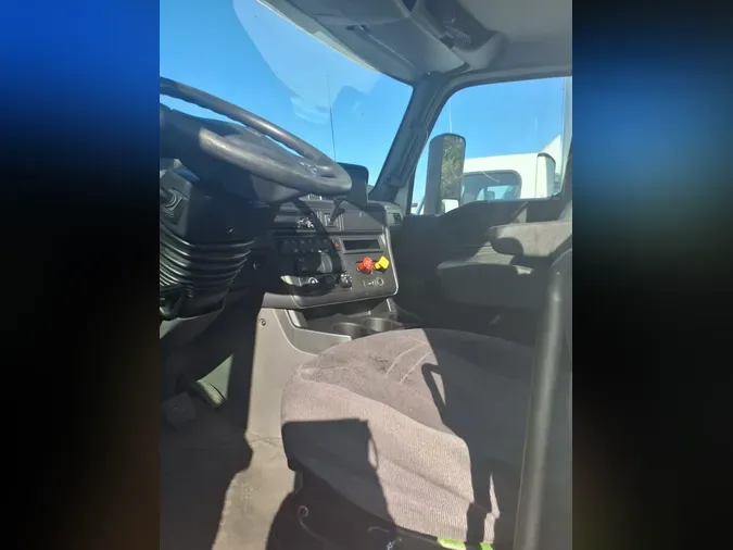 2019 NAVISTAR INTERNATIONAL LT625 DAYCAB T/A