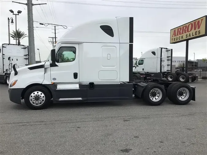 2021 FREIGHTLINER CA126