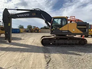 2018 VOLVO EC300EL