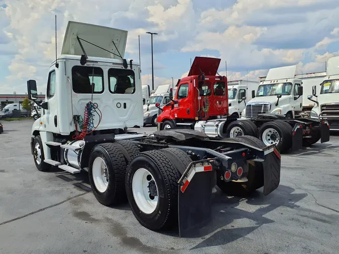 1999 FREIGHTLINER/MERCEDES FLD11264SD