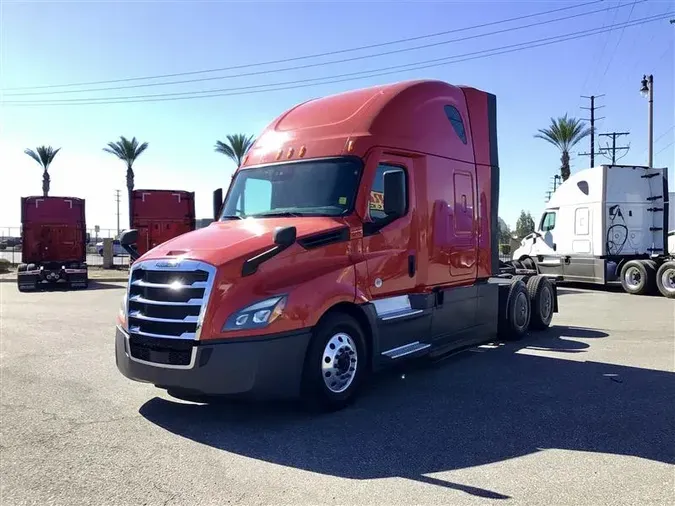 2020 FREIGHTLINER CA126