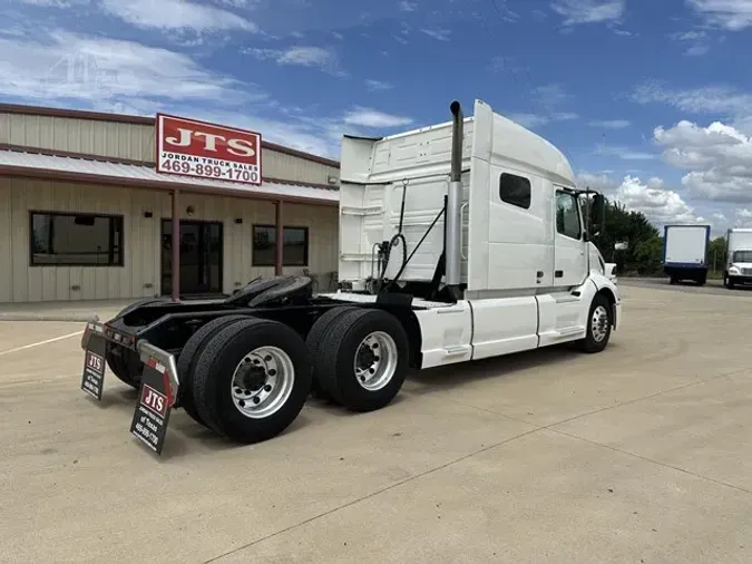 2021 VOLVO VNL64T740