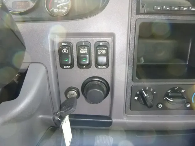 2020 Peterbilt 337