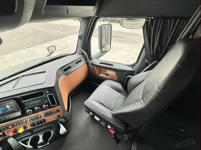 2024 Freightliner Cascadia 126