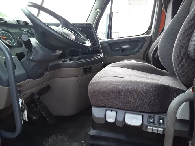 2019 FREIGHTLINER/MERCEDES CASCADIA 125