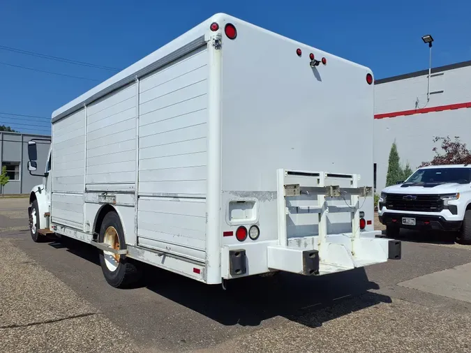 2017 FREIGHTLINER/MERCEDES M2 106