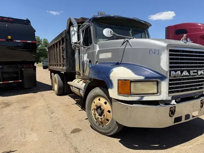 1998 MACK CH613