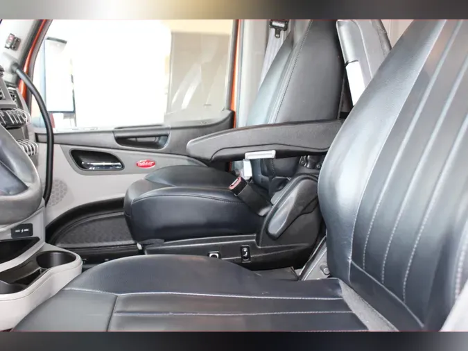 2023 Peterbilt 5795d71e7c2b8043d3fe03d1045824dac72