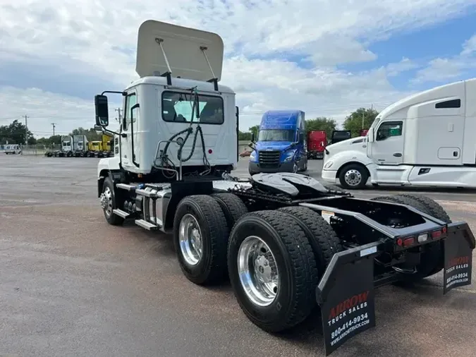 2021 MACK AN64T