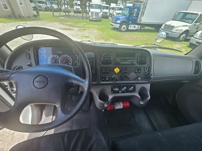 2014 FREIGHTLINER/MERCEDES M2 106