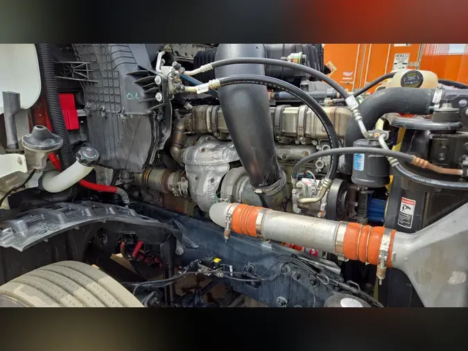 2019 Freightliner Cascadia 126