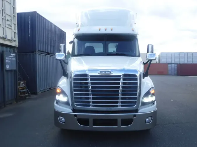 2018 FREIGHTLINER/MERCEDES CASCADIA 125