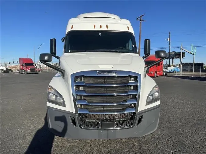 2020 FREIGHTLINER CA116