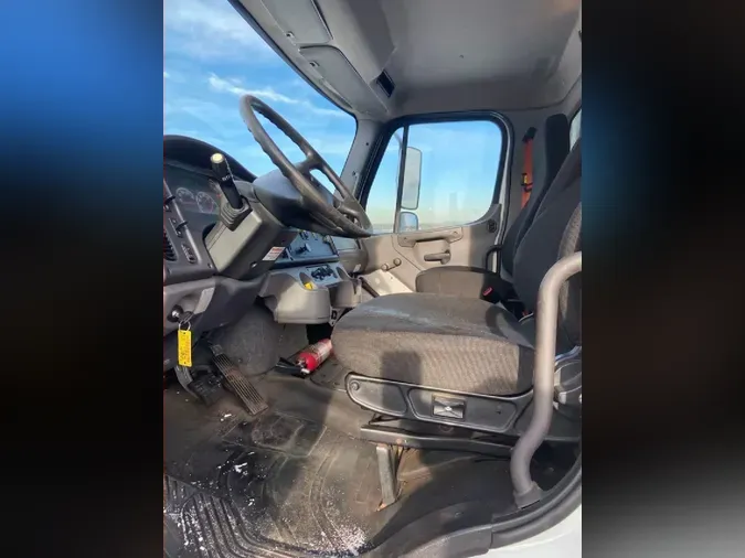 2016 FREIGHTLINER M2