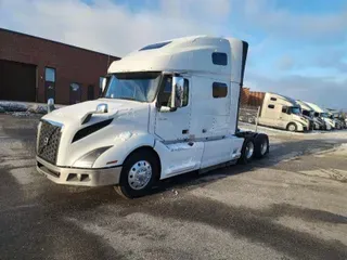 2019 VOLVO VNL760