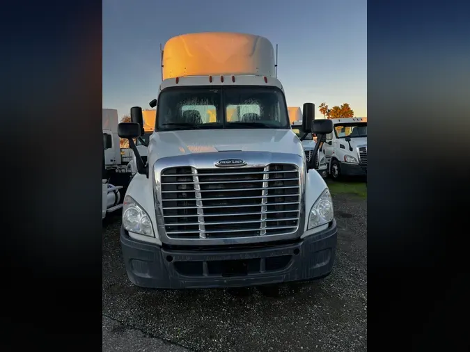 2018 FREIGHTLINER/MERCEDES CASCADIA 125