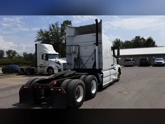 2016 Volvo VNL 740