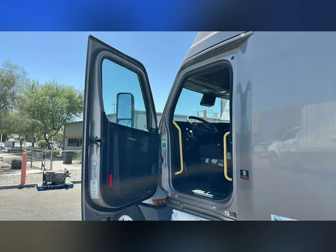 2024 Freightliner Cascadia 126
