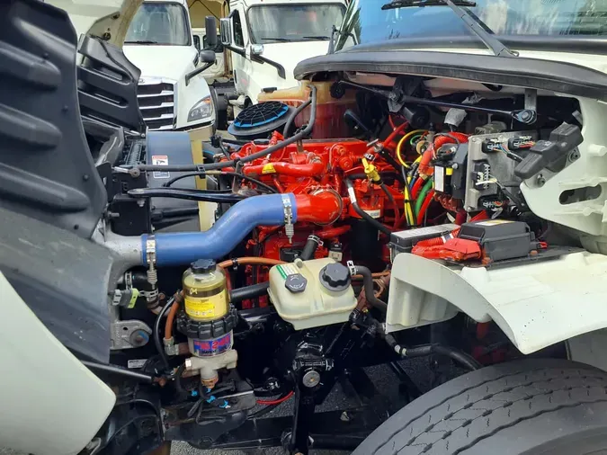 2019 FREIGHTLINER M2 106