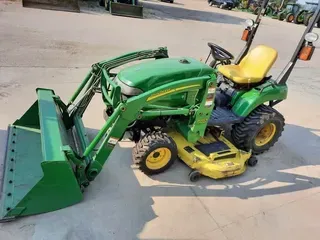 2006 John Deere 2305