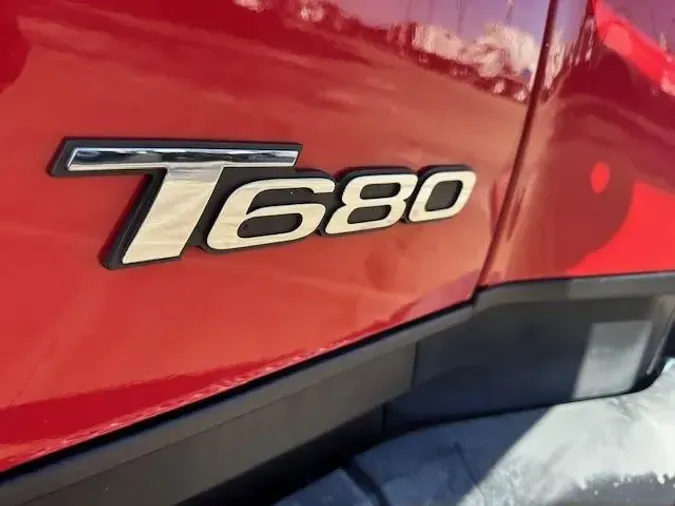 2024 Kenworth T680